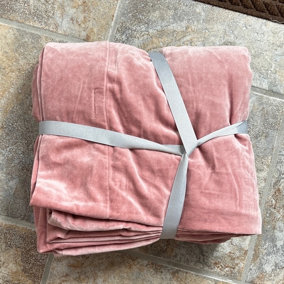 Anthropologie Harlowe Embroidered Velvet Curtain 50 x 84 NWT - Picture 9 of 12